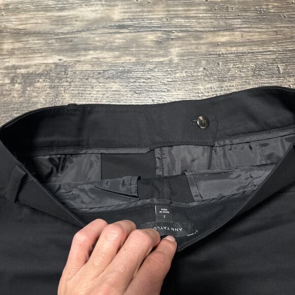 Ann Taylor Black Classic Signature Shorts, Solid, Sz 2 - Picture 5 of 7